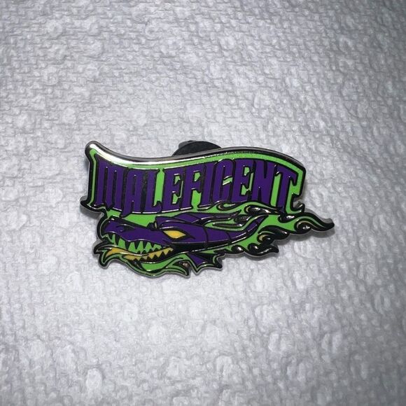 Disney Maleficent Sleeping Beauty Fantasyland Football Logo Mystery Pack Pin - Picture 1 of 5